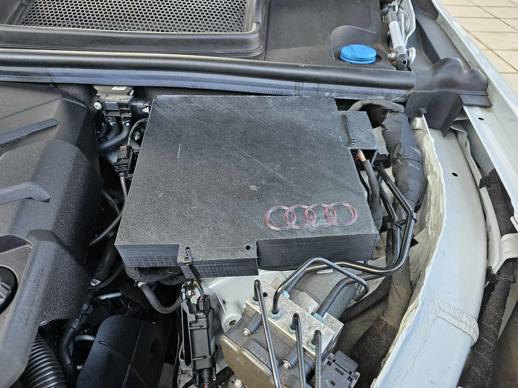 Audi Q7 ECU Cover (2016-current models) - Image 3